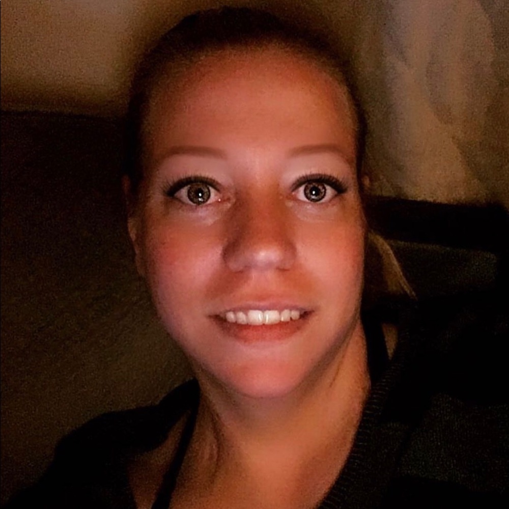 Meet your Posher, Karen - Picture 1 of 8